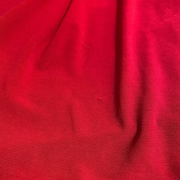 Torrid cold shoulder side-rouched magenta top sz 4 GUC - Picture 3 of 6